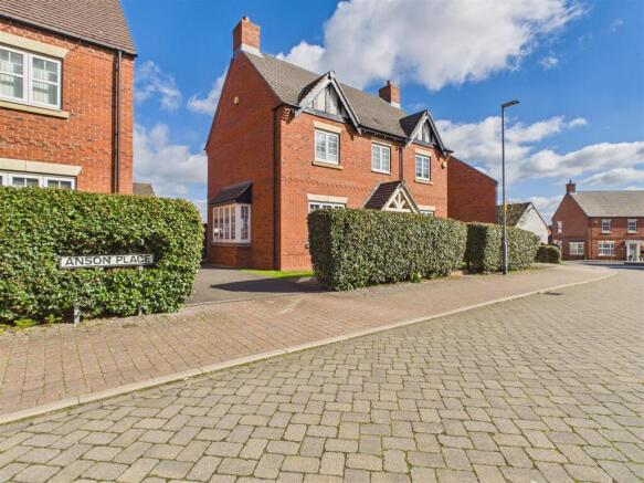 Spitfire Road, Castle Donington, Derby photo 4