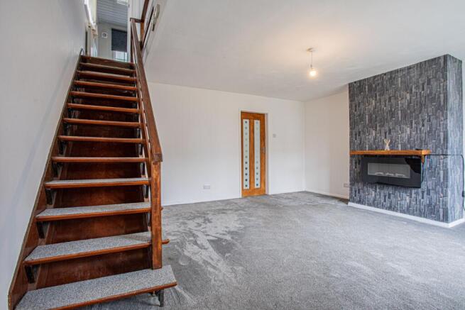 3 bed Semi-Detached to rent Image 9