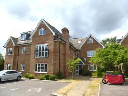 Flat 2, Aragon Court, Shoppenhangers Road, Maidenhead SL6 2QA