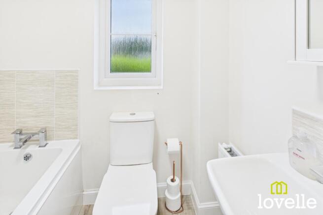 3 bed Semi-Detached to rent Image 10
