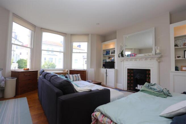 3, 99 Buckingham Rd main room.jpg