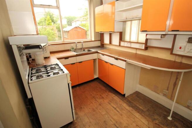 Kitchen2.JPG