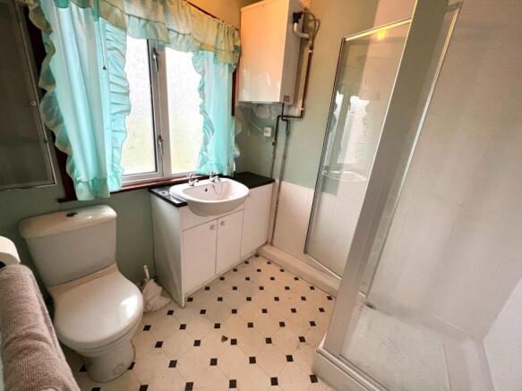 Shower Room.jpg