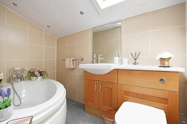 Main En-Suite