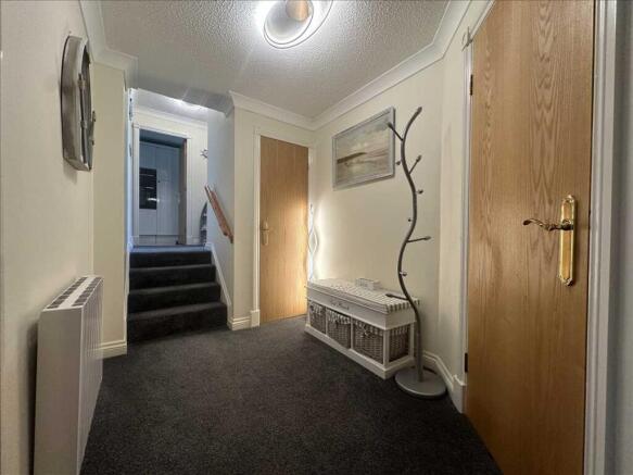 2 bed Flat for sale Image 4