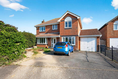 Avebury Close, Bracklesham Bay, Chichester, PO20