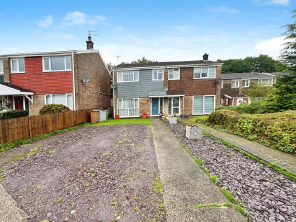 Sir Stafford Close, Parc Avenue, Caerphilly, CF83 3BB