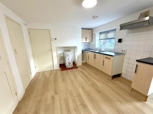 Well fitted kitchen
