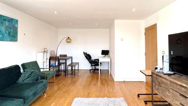 Property to rent by Barrain London