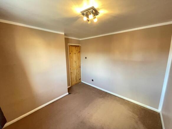 3 bed Terraced to rent Image 8