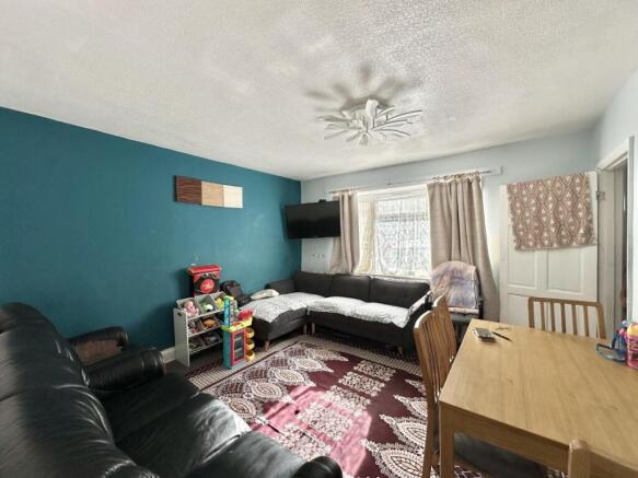 Minet Drive, Hayes photo 2