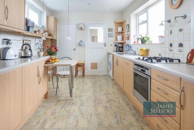 Oaks Road, Great Glen, Leicestershire photo 4