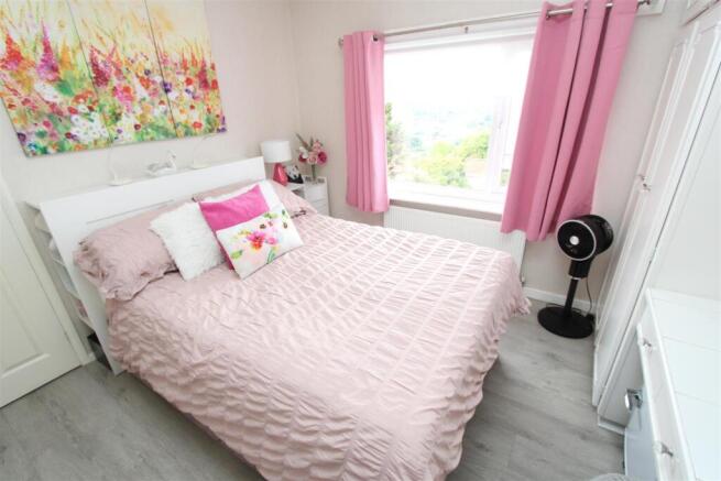 3 bed Semi-Detached for sale Image 9