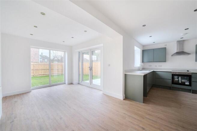 3 bed House for sale Image 5