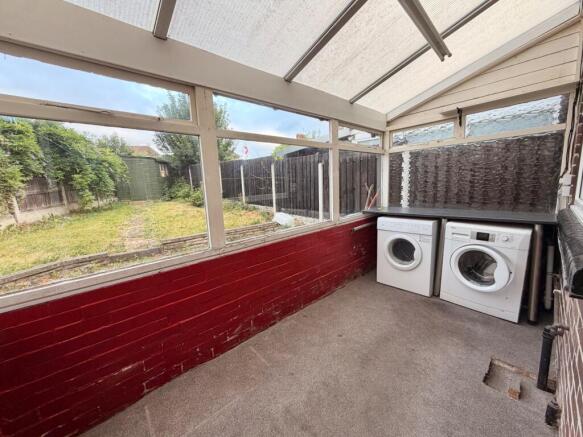 3 bed Semi-Detached to rent Image 4