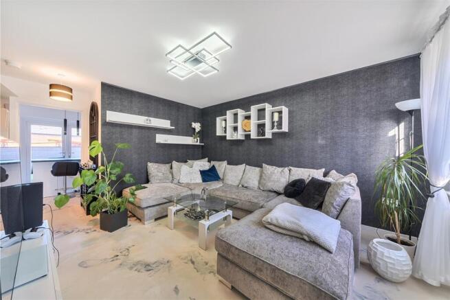 32 Ripon Way (14).jpg