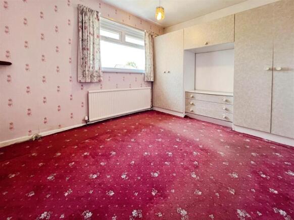 2 bed Semi-Detached Bungalow for sale Image 9