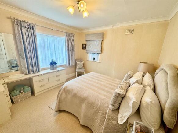 3 bed Detached for sale Image 9