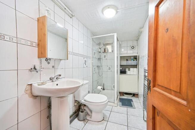 7 bed Semi-Detached for sale Image 12