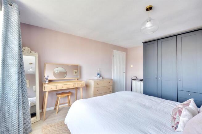 Bedroom 1_2.jpeg
