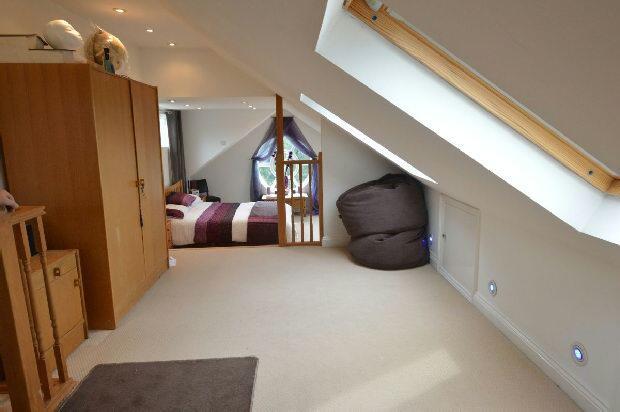 LOFT ROOM