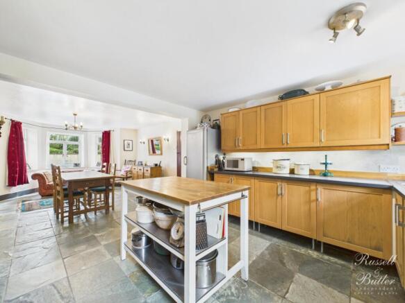 CAM01995G0-PR0368-STILL025