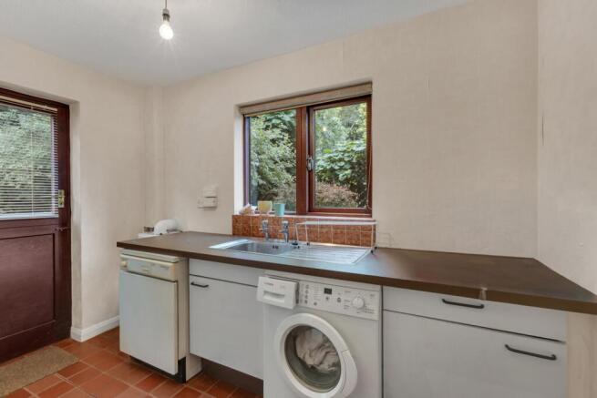 4 bed Detached for sale Image 8