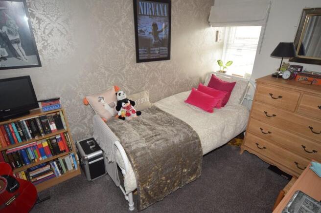 BEDROOM 2