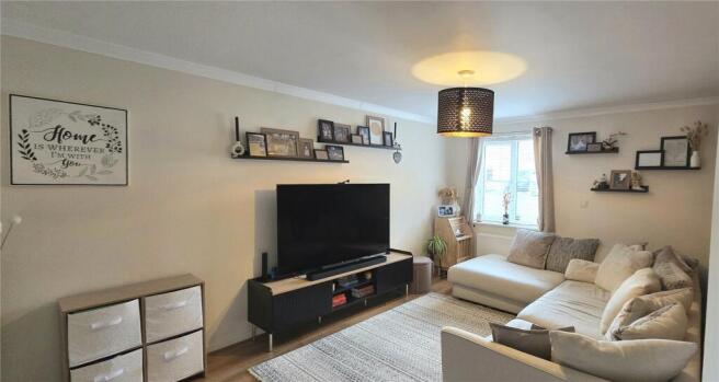 3 bed Semi-Detached for sale Image 4