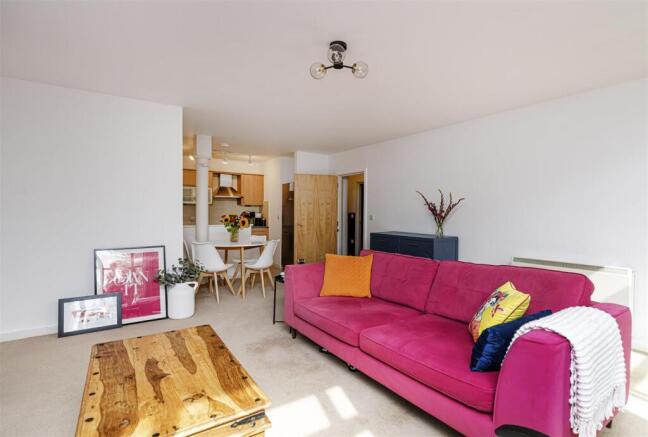 1 bed Apartment for sale Image 12