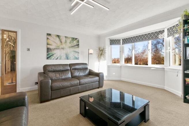 Broomburn Drive, Newton Mearns, G77 photo 2