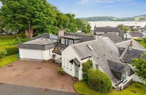 17, Inchgower Grove, Helensburgh G84 8SY