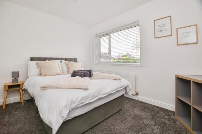 3 bed Semi-Detached for sale Image 12