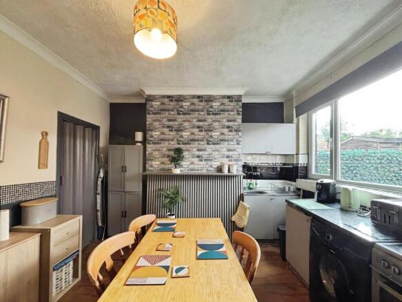 2 bed Terraced for sale Image 8