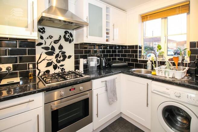 FITTED KITCHEN