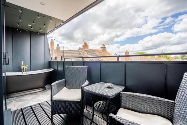 6 bed Block of Apartments for sale Image 7