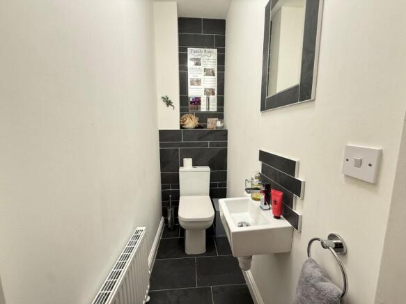 Semi-Detached for sale Image 10