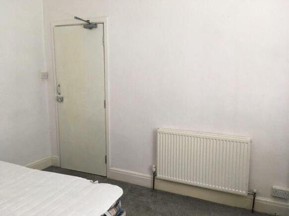 Bed 1.jpg