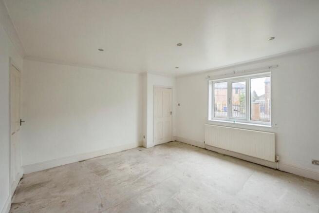 3 bed Semi-Detached for sale Image 6