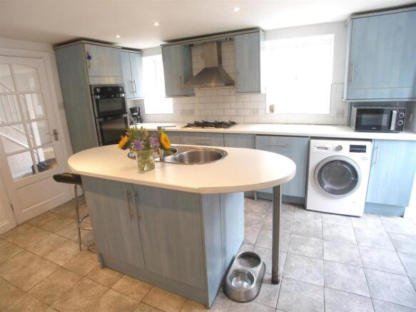 Kitchen/Breakfast Room