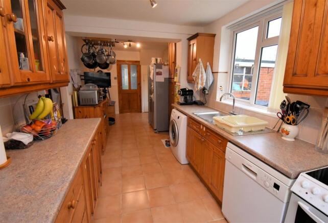 KITCHEN2.jpg