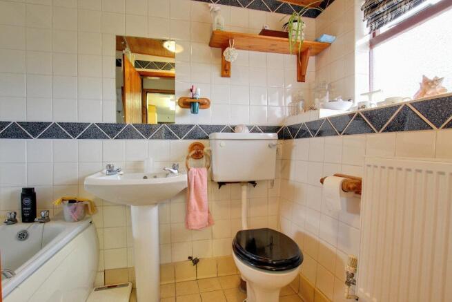 BATHROOM/W.C.