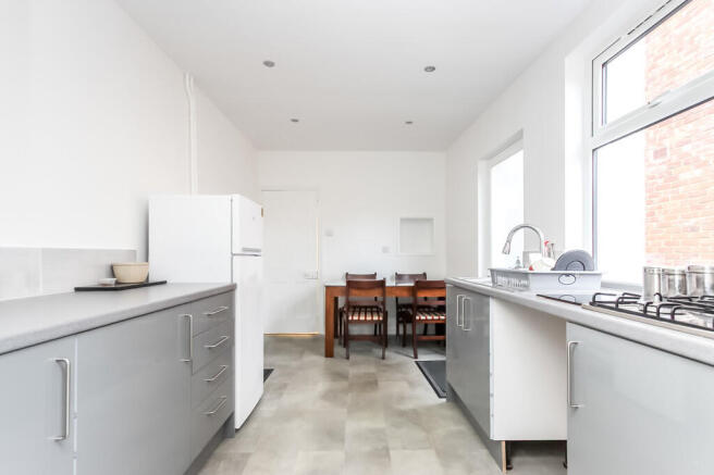 Kitchen/Breakfast...
