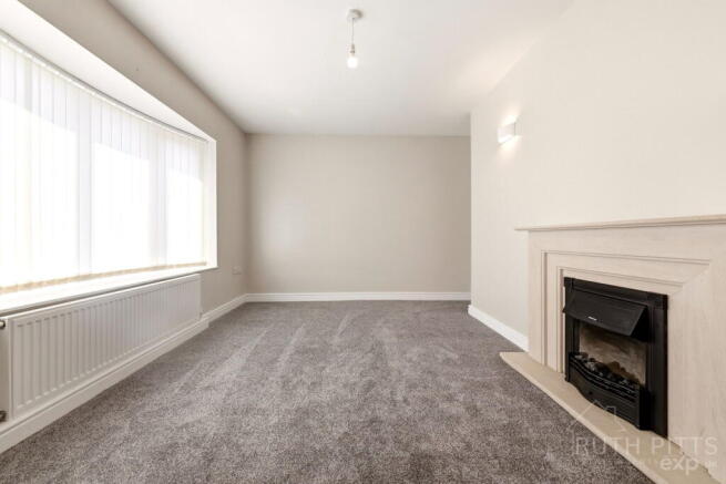3 bed Semi-Detached for sale Image 4