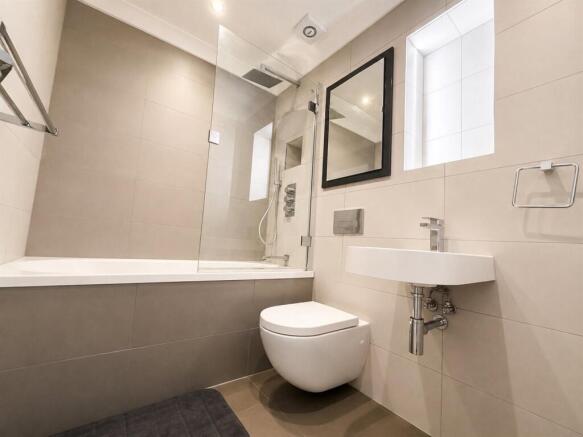 2 bed Apartment for sale Image 5