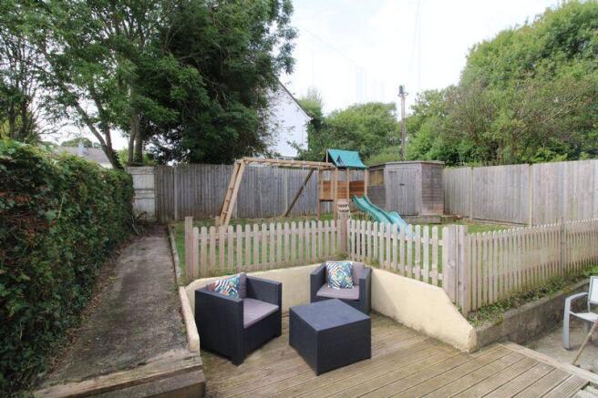 Rear sun deck ...
