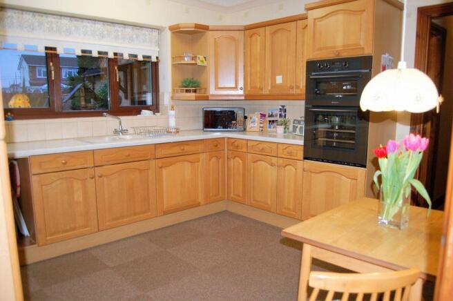 KITCHEN/BREAKFAST ROOM