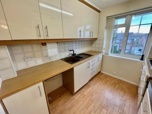 25 Sandringham Kitchen.jpg