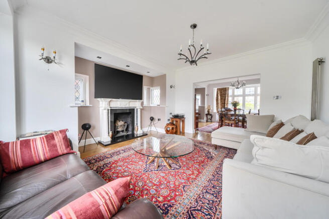 1426067-11-69b810...