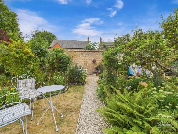 CAM01995G0-PR0346-STILL035